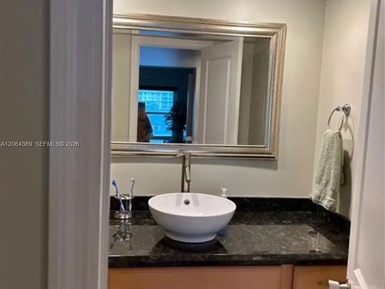 2801 N Palm Aire Dr #607 — Photo 16
