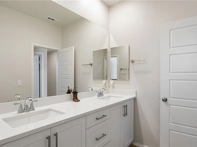 13925 Mesa View Dr — Photo 48