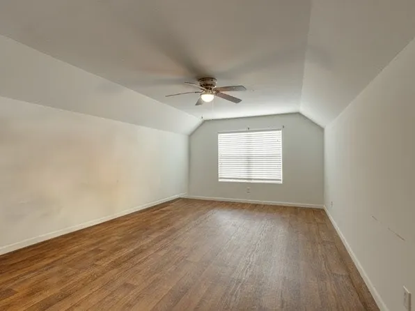 2004 Flocking Dr, Spring Hill, TN 37174