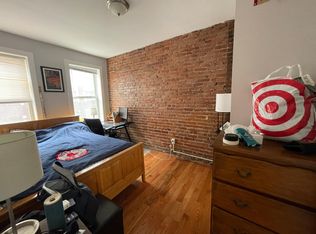 71 Charter St #33F, Boston, MA 02113
