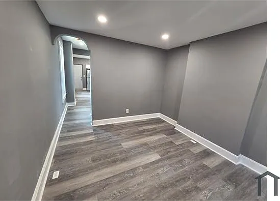 500 N Port St — Photo 1