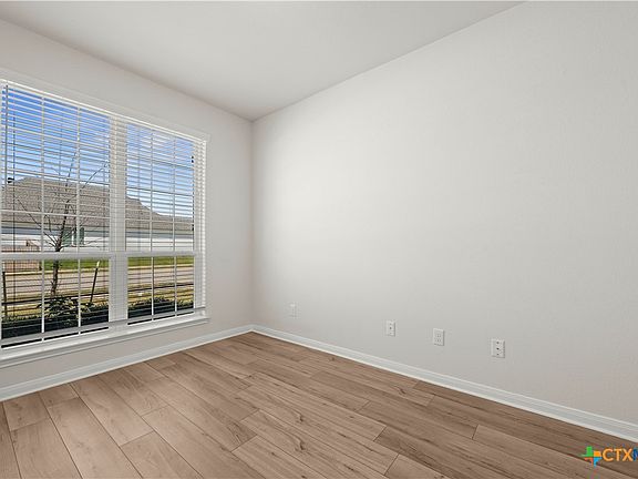 4th image of 6204 Golden Gate Dr