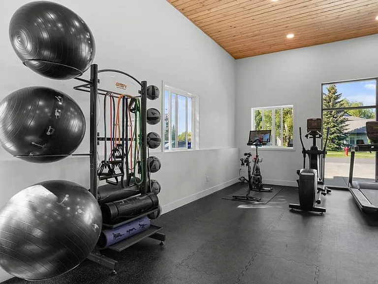Latitude 43 — Photo 12