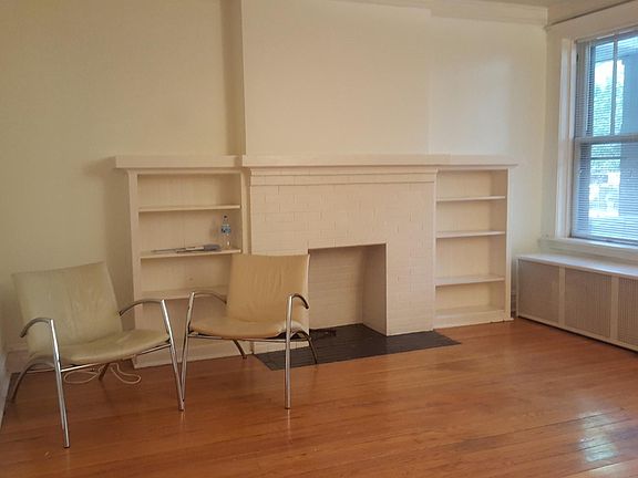 2nd image of 1439 W Thome Ave
