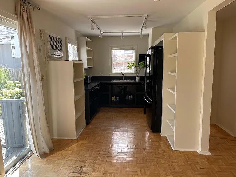 75 Mohawk Ave — Photo 6