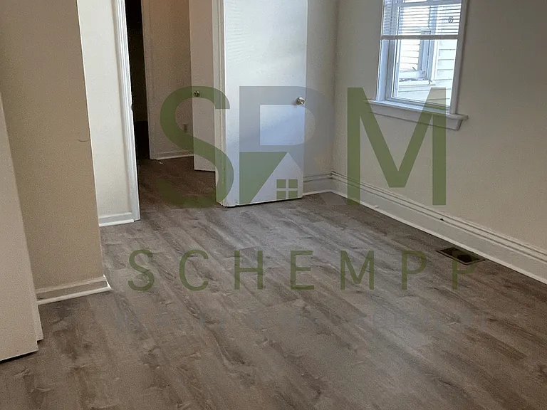 2912 Greenwood Ave — Photo 9