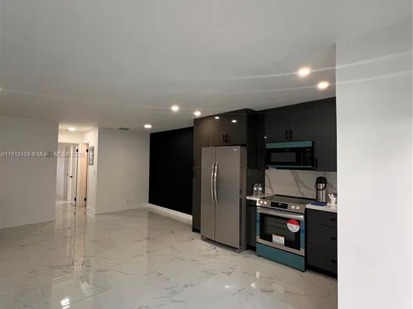 1818 Rodman St #2D, Hollywood, FL 33024
