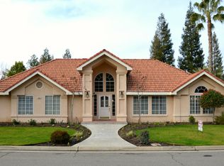 925 E Windsor Cir, Fresno, CA 93720