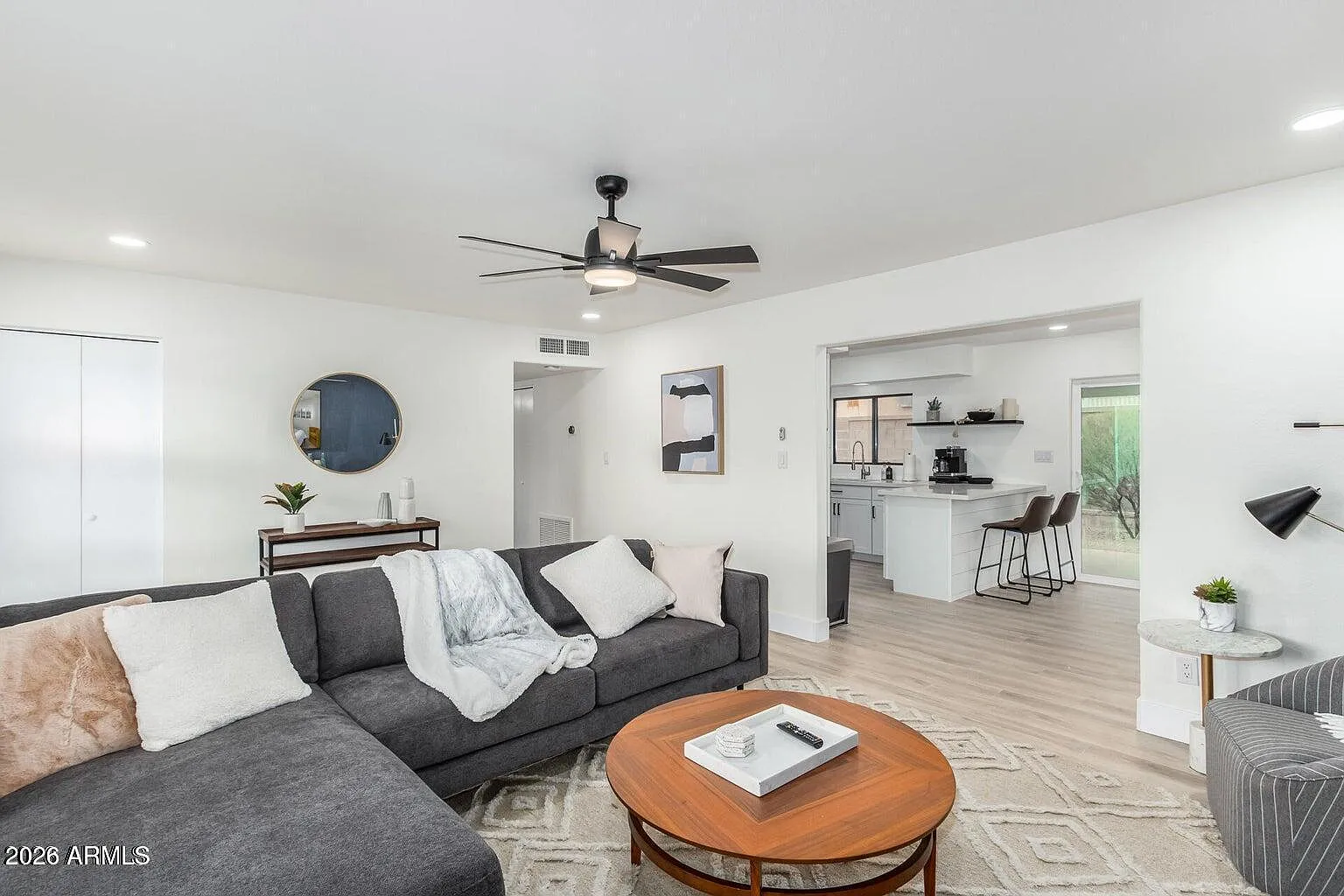 3 bed, 2.0 bath, 1469 sqft, $4,000 — Photo 4