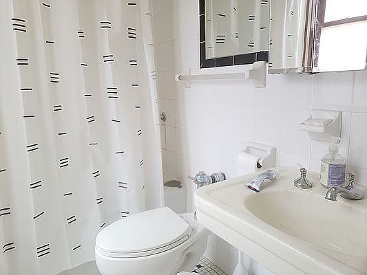 4th image of 527 W 110th St APT 35