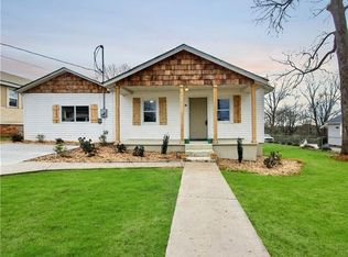 211 Lee St, Pickens, SC 29671