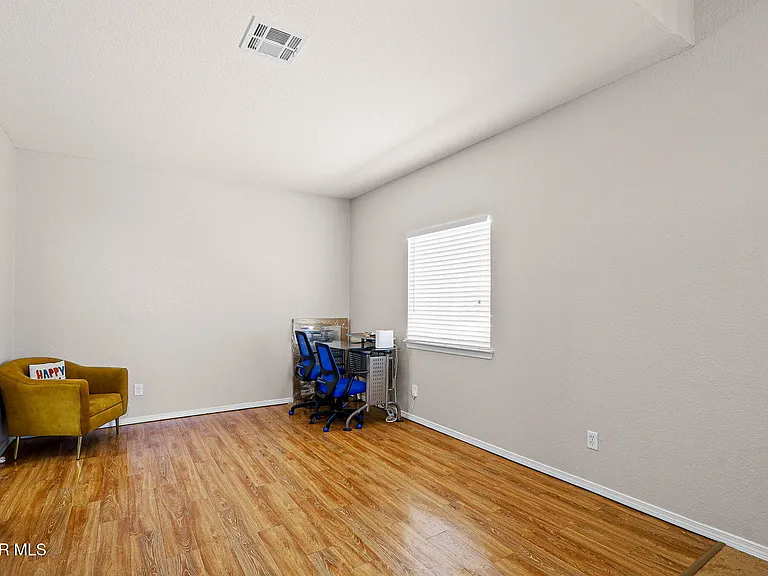 2057 Shreya St — Photo 9