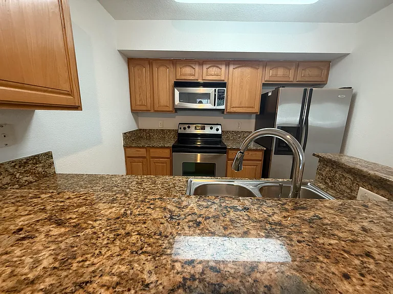 231 SW Palm Dr #107 — Photo 8