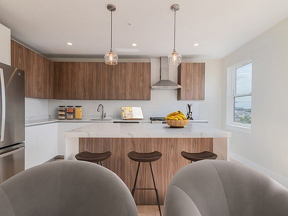 2nd image of 488 Quincy Ave #5