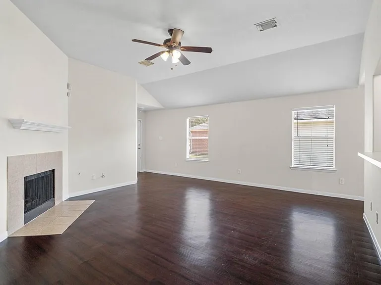 6631 Portlick Dr — Photo 4