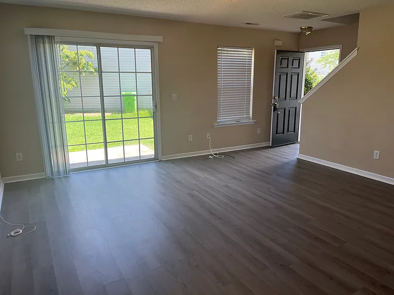 7229 Brighton Hill Ln — Photo 5