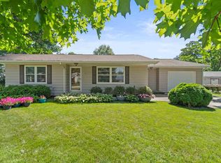 808 4th St, Kalona, IA 52247