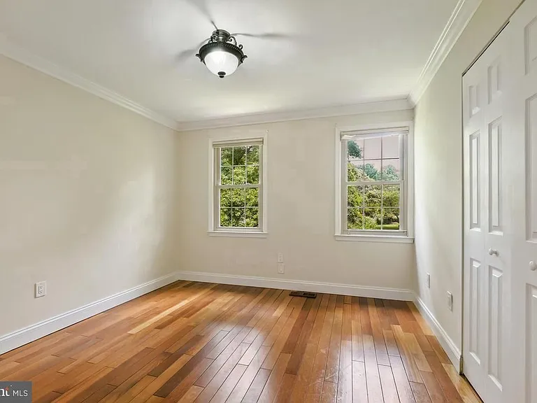 11426 Dorchester Ln — Photo 21
