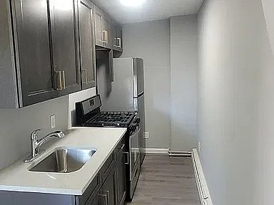 4th image of 54 Johnston St APT 3