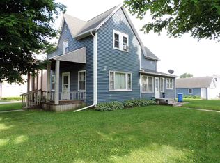 802 6th St, Grundy Center, IA 50638