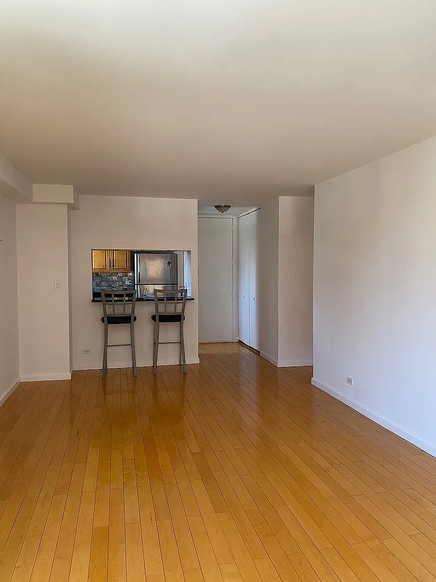 200 East 89th Street — Photo 2