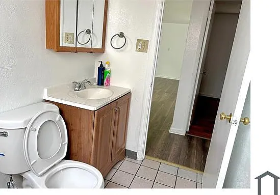 2 bed, 815 sqft, $2,400 — Photo 3