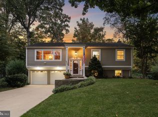 9303 Swinburne Ct, Fairfax, VA 22031