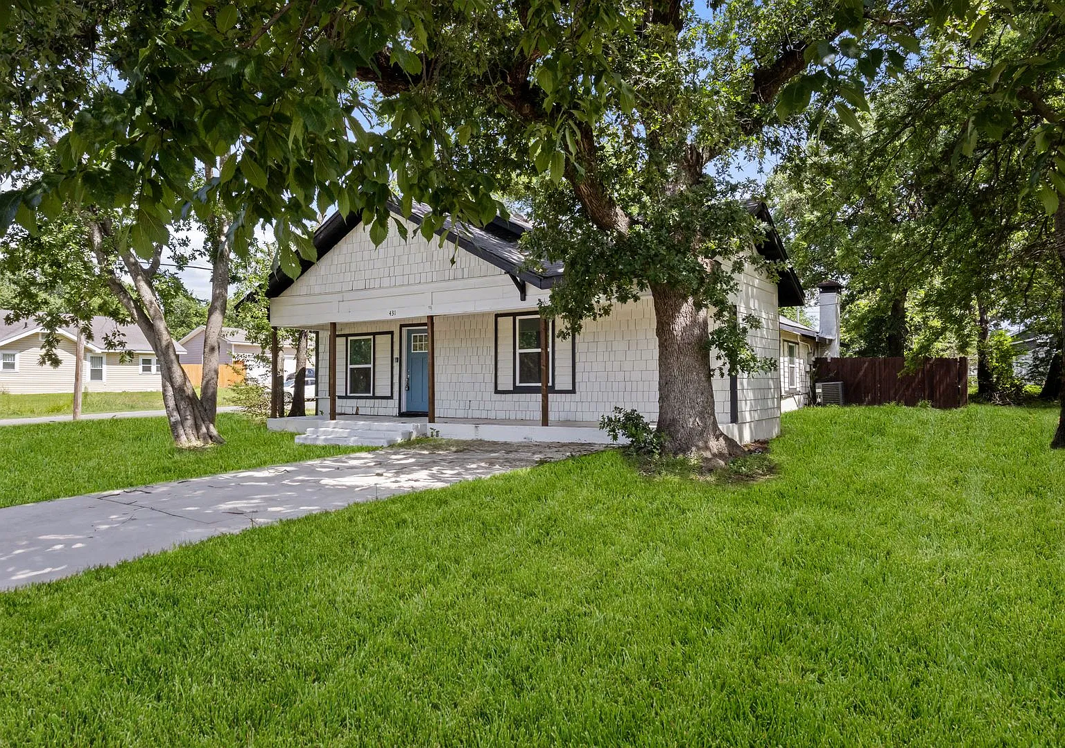 Charming Renovated Home for Lease in Denison! — Photo 4