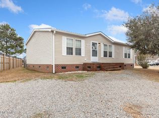318 Blue Fan St, Surf City, NC 28445