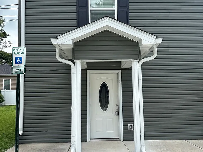 517 Weaver St #1 — Photo 3