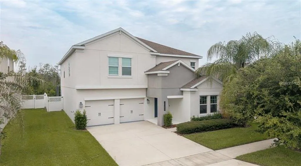 5 bed, 3.0 bath, 3295 sqft, $5,300 — Photo 1