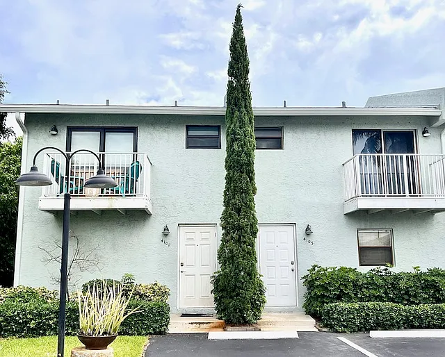 2 bed, 2.5 bath, 1020 sqft, $2,300 — Photo 2
