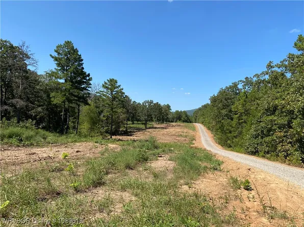 4 W Hartford Rd, Hartford, AR 72938