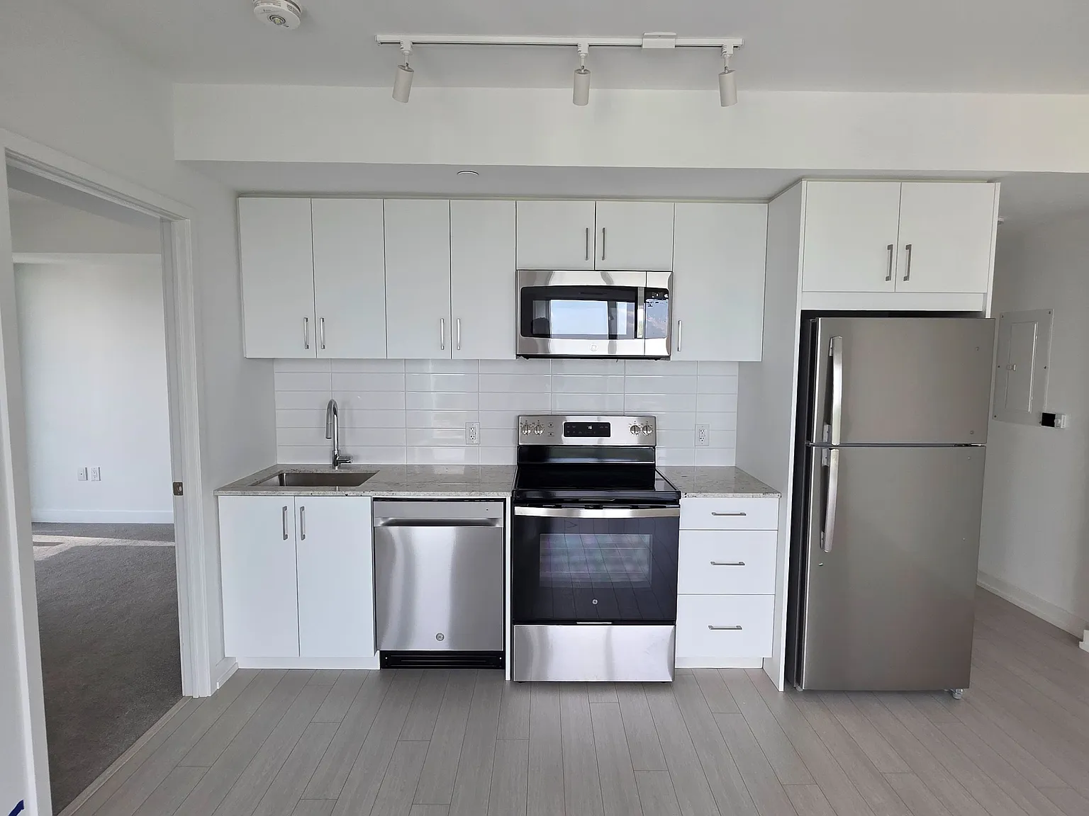 2 bed, $2,395 — Photo 3