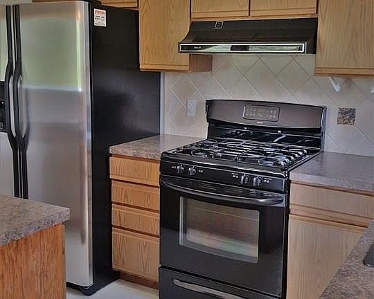 4th image of 7412 S 136th St