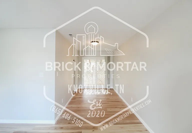 513 S Cedar St — Photo 5
