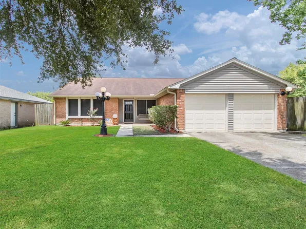 10135 Shell Rock Rd, La Porte, TX 77571