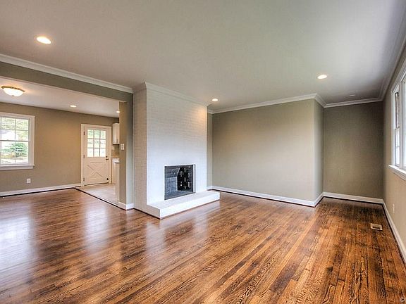 4th image of 6801 Greenvale Dr