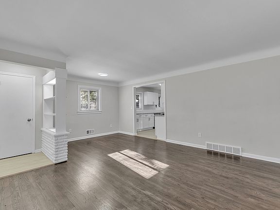 5th image of 31611 Lonnie Blvd