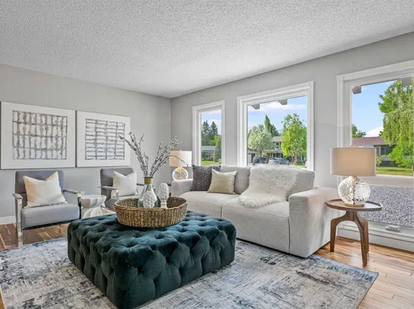 308 N Parkridge Grn SE, Calgary, AB T2J 5G2