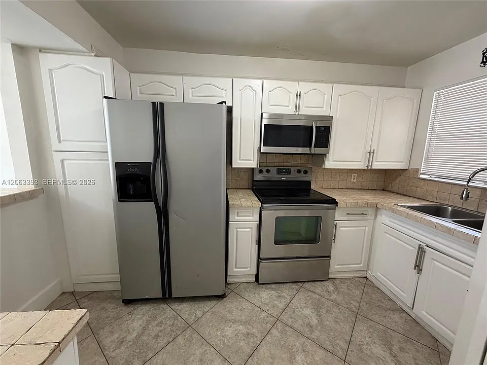 3760 NW 115th Way