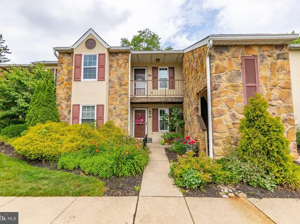 118 Valley Stream Cir, Chesterbrook, PA 19087