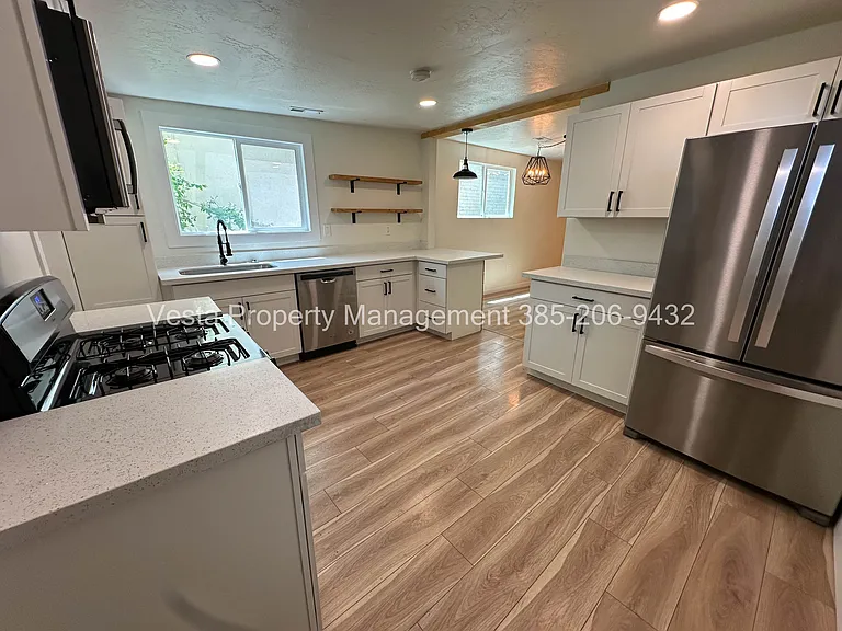 2538 Orchard Ave — Photo 8