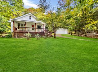 334 Twin Lakes Rd, Shohola, PA 18458
