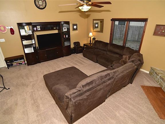 2nd image of 142 Briarwood Ct