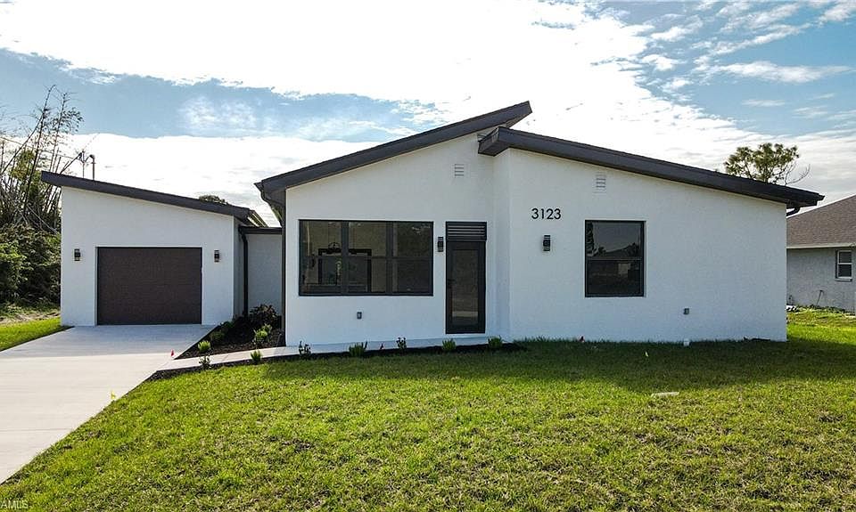 3123 40th St SW, Lehigh Acres, FL 33976