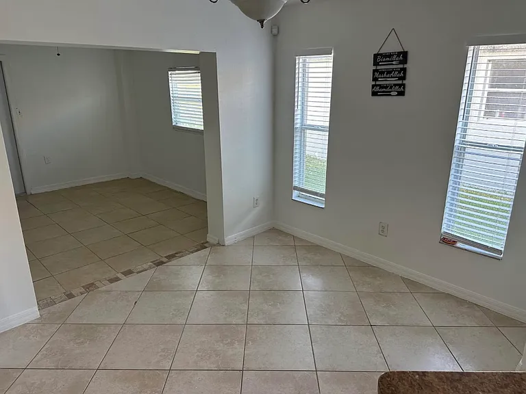 160 Sura Blvd — Photo 3