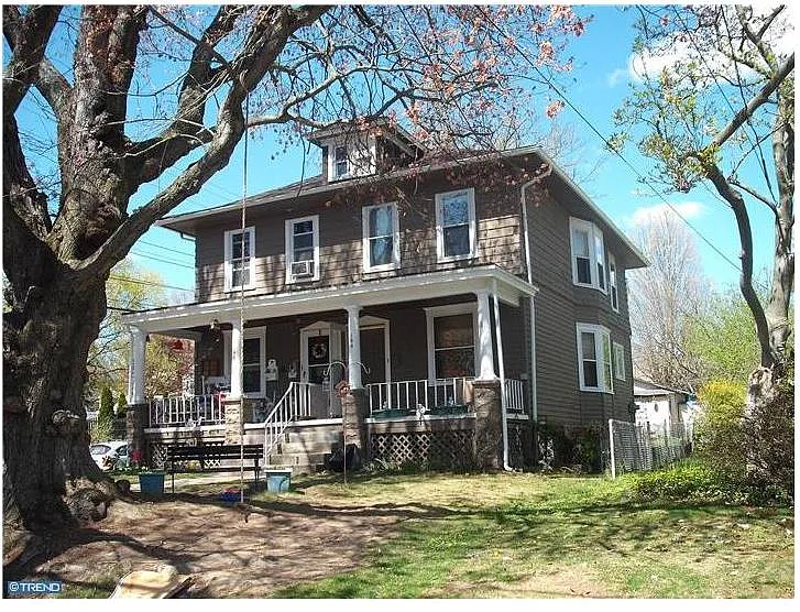 190 W Hendrickson Ave photo 1