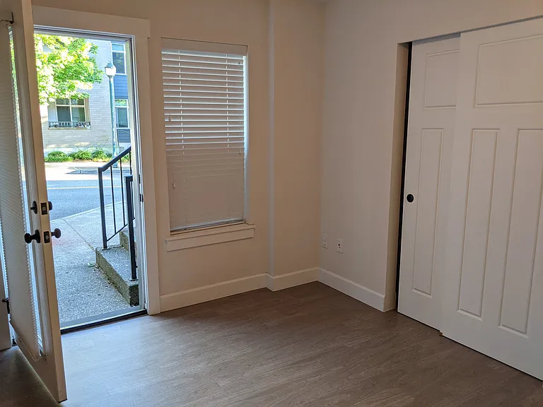 Bottom floor Bedroom #3 with access to NE Discovery Dr