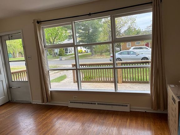 4th image of 209 Haines Ave